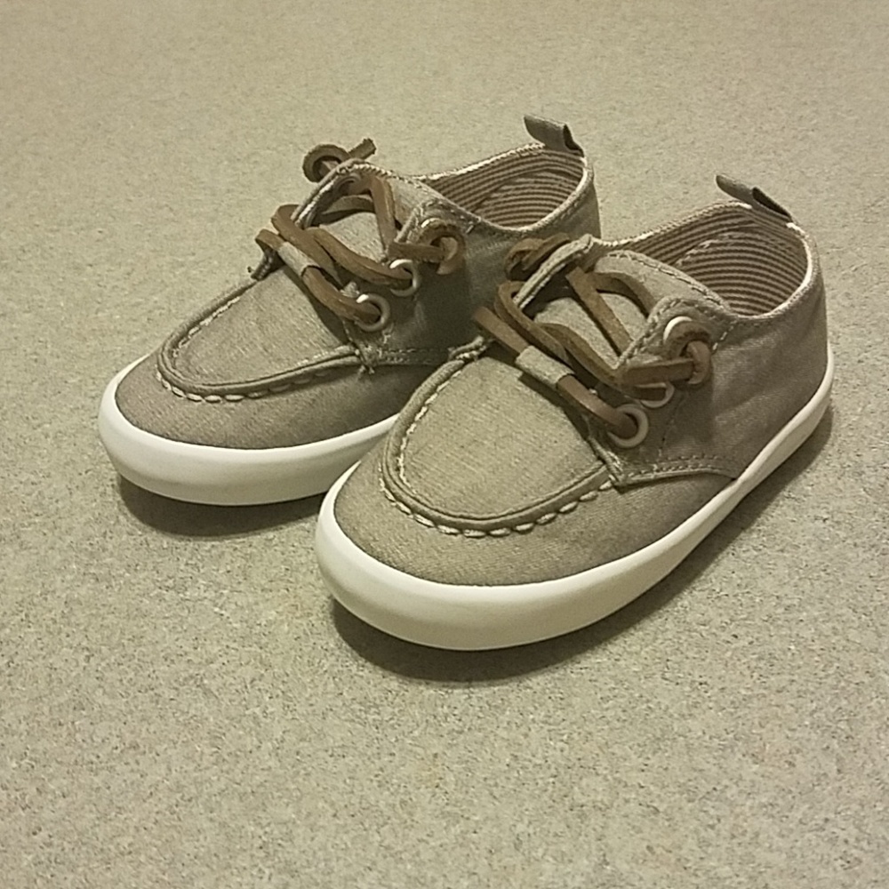 NWOT Old Navy boys Shoes